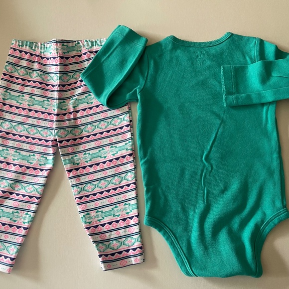 Carter’s Girls 12 Months Outfits -4 piece lot EUC - Picture 7 of 8